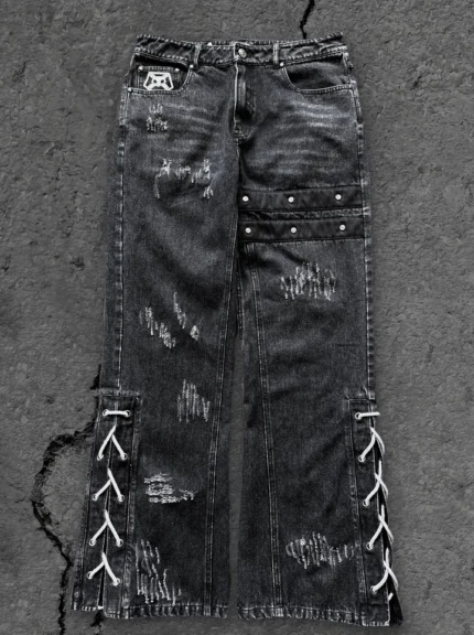 “Ichigo” Flared Jeans (Black) (1)